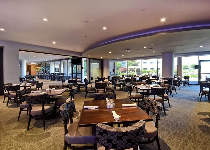 Doubletree By Hilton Pleasanton At The Club